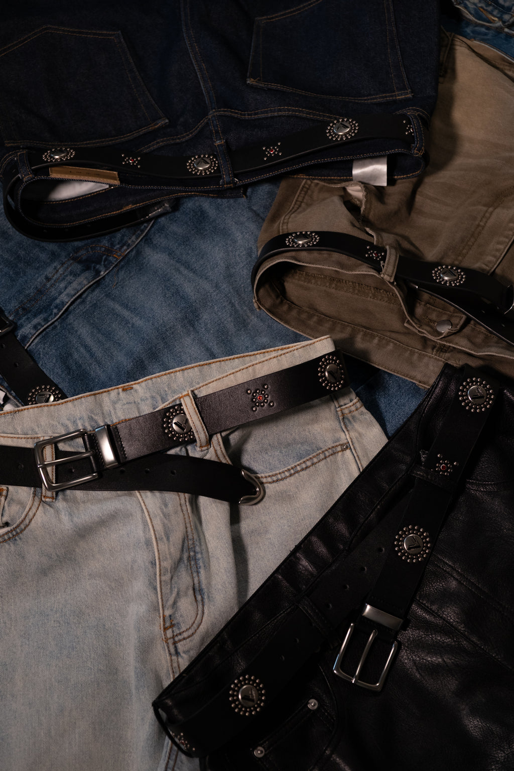 STUDDED BELT.